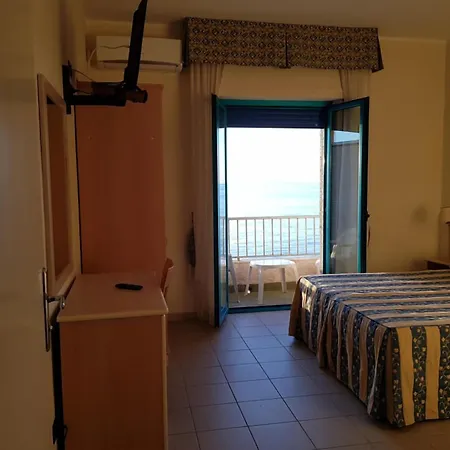 Sea Palace Szálloda 4*