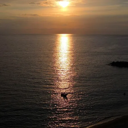 Sea Palace Szálloda 4*