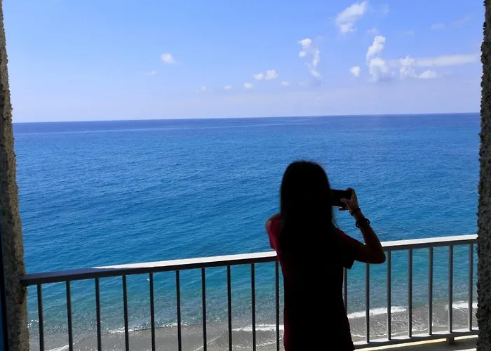 海洋皇宫酒店 Fuscaldo