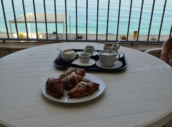 Sea Palace מלון 4*