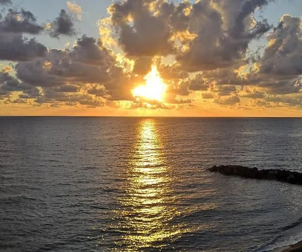 海洋皇宫酒店 Fuscaldo