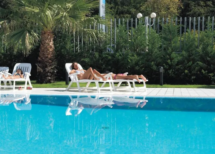 מלון Sea Palace 4*