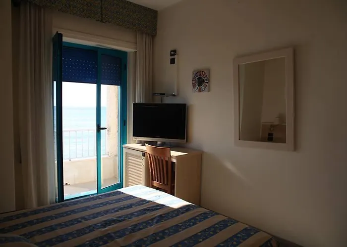 Sea Palace מלון 4*