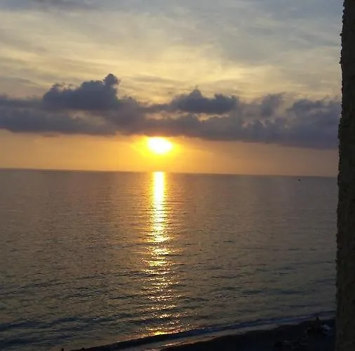 מלון Sea Palace 4*