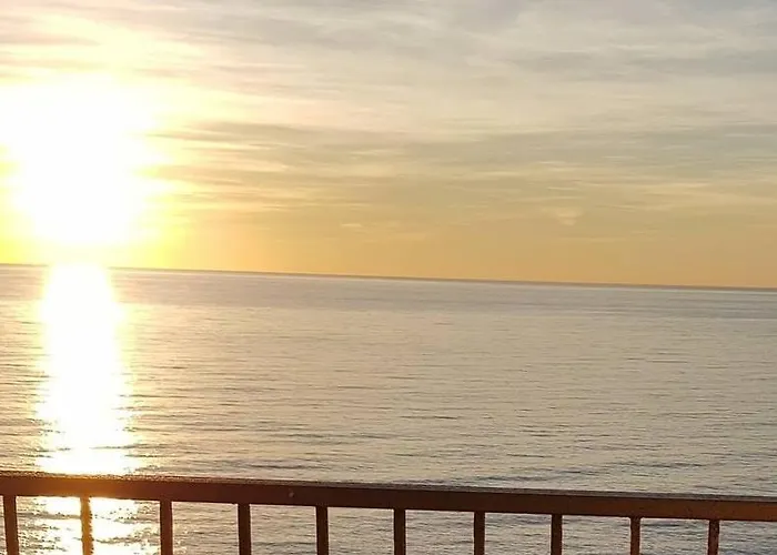 מלון Sea Palace 4*